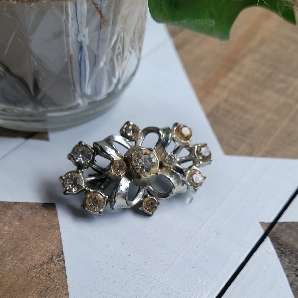 Elegant Silver and Gold Women's Brooch